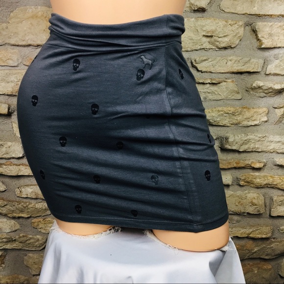 Victoria's Secret PINK Fitted Mini Skirt Skull - Picture 2 of 5